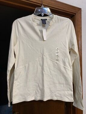 GAP women’s stretch Long Sleeve Crewneck Shirt - Cream